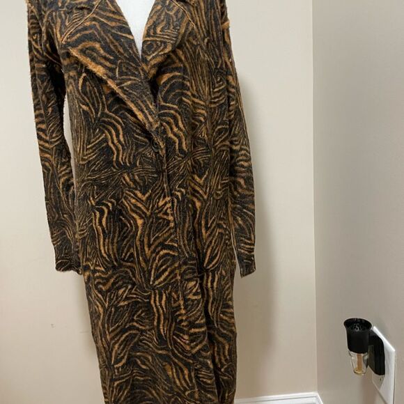Free People Long Animal Cardi in a tiger print outer shell size S - Picture 6 of 12